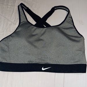 Women’s Nike Sports bra dri-fit L